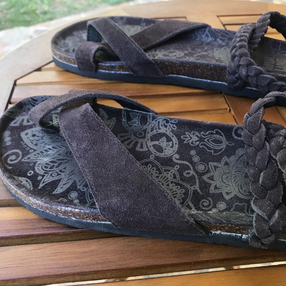 Sandals - Picture 2 of 4